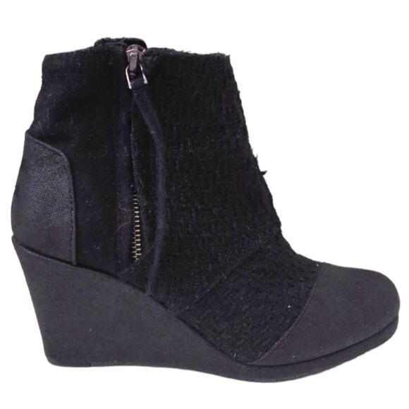 TOMS Avery Black Wedge Heel Boot Womens 7 Boho Tassel - Picture 1 of 6